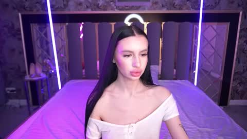 snow_whiteeex online show from March 22, 2026, 6:39 am