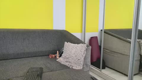 snowflakec online show from November 14, 2025, 8:18 pm