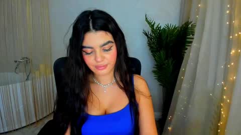 Snapshot of snowingwinter chatting on January 24, 2025, 4:06 pm snowingwinter online show from January 24, 2025, 4:06 pm