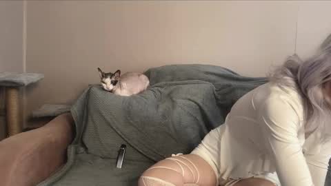 snowy_alice online show from November 15, 2025, 7:49 am