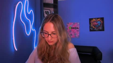 so_hot_rosalie online show from April 8, 2026, 7:36 pm