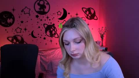 Snapshot of so_hot_rosalie chatting on May 19, 2026, 7:20 pm so_hot_rosalie online show from May 19, 2026, 7:20 pm