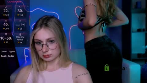Snapshot of so_hot_rosalie chatting on May 27, 2026, 7:33 pm so_hot_rosalie online show from May 27, 2026, 7:33 pm