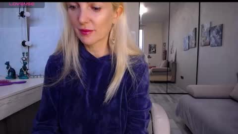Monna online show from October 2, 2025, 12:34 pm