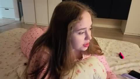 Sophy online show from April 12, 2026, 7:52 pm