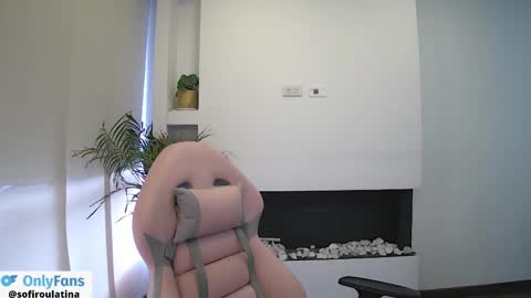 Snapshot of soffi_rousel_ chatting on February 1, 2026, 3:21 pm soffi_rousel_ online show from February 1, 2026, 3:21 pm