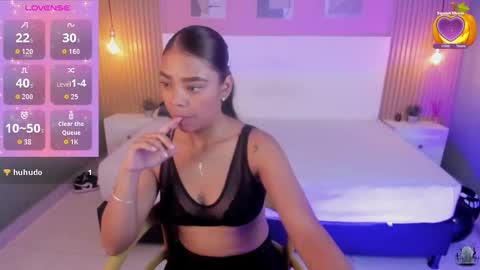 soffiadams2 online show from November 3, 2025, 11:44 am