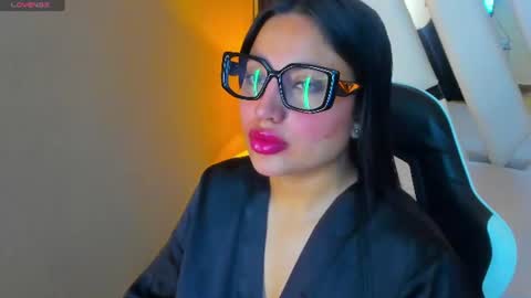 soffy_foxxy online show from July 7, 2026, 12:31 pm