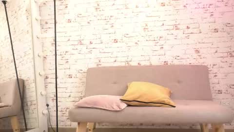 sofhia cruz online show from March 23, 2026, 6:34 pm