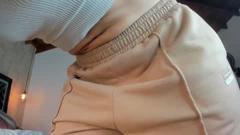 Sofi online show from October 15, 2025, 11:21 am