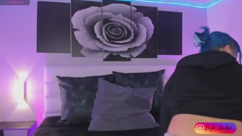 sofi_sp online show from September 29, 2025, 11:37 am