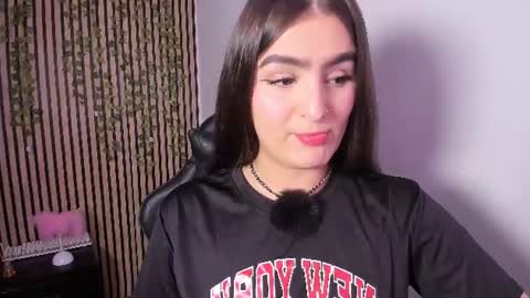Snapshot of sofia44 chatting on June 9, 2026, 1:56 pm Skarlett online show from June 9, 2026, 1:56 pm