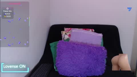 sofia  whitee online show from January 17, 2026, 6:40 am