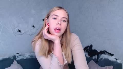 Snapshot of sofia_here chatting on October 6, 2025, 12:19 am Sofia here online show from October 6, 2025, 12:19 am