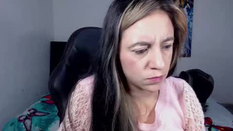 sofia_martinez68 online show from January 14, 2026, 3:23 am