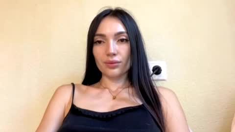 Snapshot of sofia_noche chatting on August 2, 2026, 3:21 pm sofia_noche online show from August 2, 2026, 3:21 pm