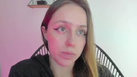 Snapshot of sofia_palacios_ chatting on December 21, 2024, 6:19 am online show from December 21, 2024, 6:19 am