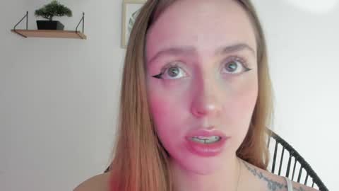 Snapshot of sofia_palacios_ chatting on January 10, 2025, 2:57 am online show from January 10, 2025, 2:57 am