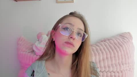 Snapshot of sofia_palacios_ chatting on January 31, 2025, 4:03 am online show from January 31, 2025, 4:03 am