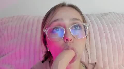 Snapshot of sofia_palacios_ chatting on February 9, 2025, 7:05 am online show from February 9, 2025, 7:05 am