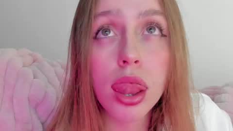 Snapshot of sofia_palacios_ chatting on February 13, 2025, 4:43 am online show from February 13, 2025, 4:43 am