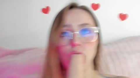 Snapshot of sofia_palacios_ chatting on February 15, 2025, 4:03 am online show from February 15, 2025, 4:03 am