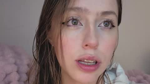 Snapshot of sofia_palacios_ chatting on October 22, 2025, 3:51 am online show from October 22, 2025, 3:51 am