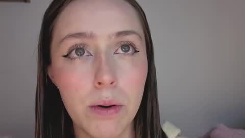 Snapshot of sofia_palacios_ chatting on November 4, 2025, 3:49 am online show from November 4, 2025, 3:49 am