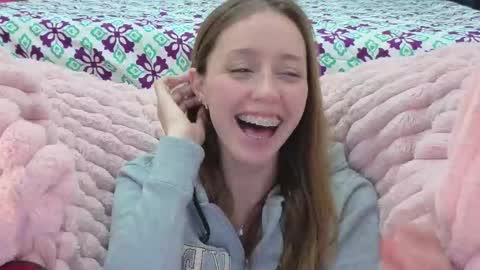 Snapshot of sofia_palacios_ chatting on February 3, 2026, 6:22 am online show from February 3, 2026, 6:22 am