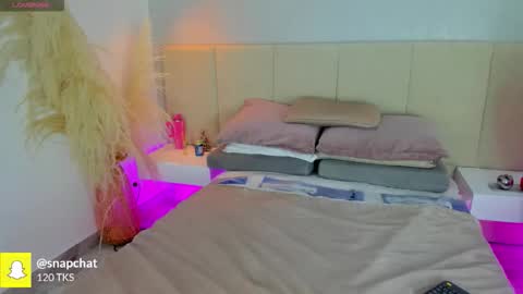 Snapshot of sofia_pamela chatting on November 7, 2025, 7:03 pm SOFIA PAMELA online show from November 7, 2025, 7:03 pm