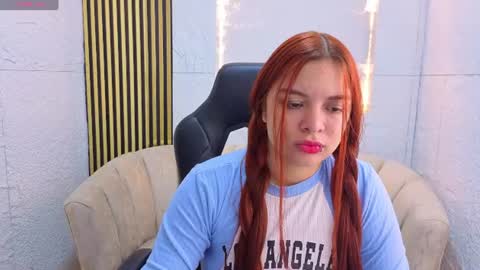 sofia_red_cn online show from June 18, 2026, 1:04 pm