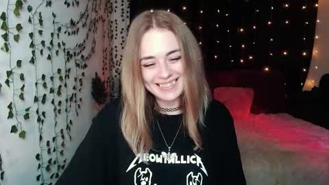 sofia_rosemary online show from September 21, 2025, 4:08 pm