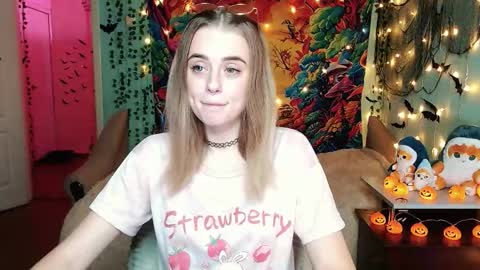 sofia_rosemary online show from November 5, 2025, 5:24 pm