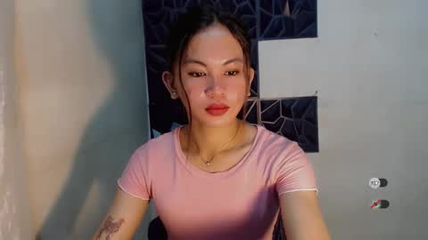 sofia_sweetheart18 online show from November 9, 2025, 1:20 pm