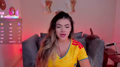 sofia_velvetx online show from July 3, 2026, 2:12 pm