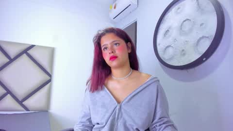 Sofa online show from February 1, 2026, 1:31 pm