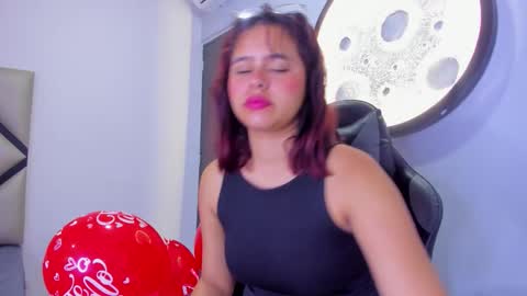 Sofa online show from February 15, 2026, 12:58 pm