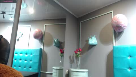 Sofa online show from February 14, 2025, 11:10 am