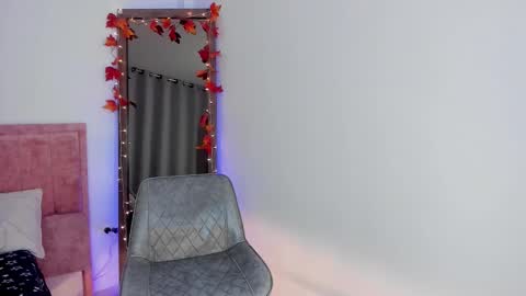 Sofia Wilson online show from October 29, 2025, 3:03 pm