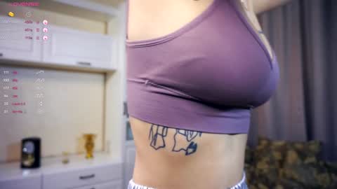 Snapshot of sofiabruno chatting on December 23, 2024, 5:39 am Hi My name is Sofia Welcome to my room Please thumbs up - its important online show from December 23, 2024, 5:39 am