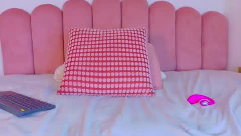 SOFIA DIAMOND  online show from June 27, 2026, 7:46 am