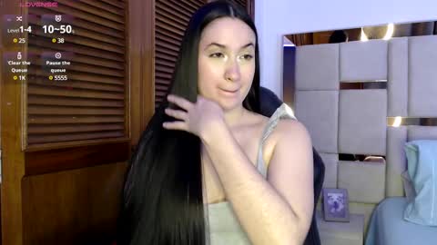 sofiaduque_26 online show from March 1, 2025, 9:15 pm