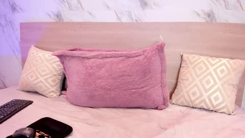 SOFI  online show from December 13, 2025, 7:53 pm