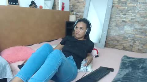 love online show from February 28, 2025, 9:01 pm