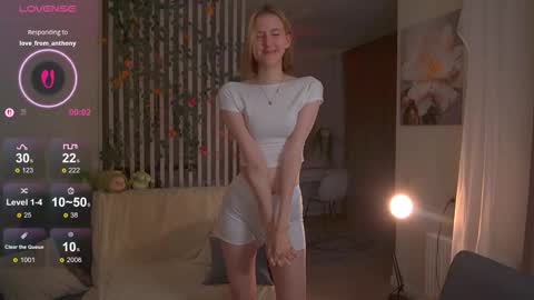 Sofia Help me overcome shynes with 100 thumbs up online show from November 23, 2025, 7:46 pm