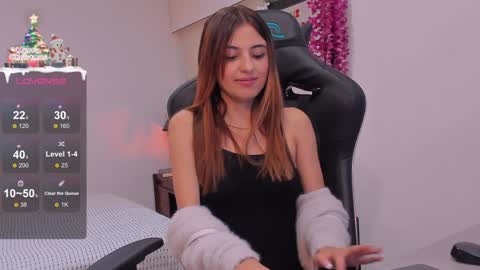 Snapshot of sofiarouge_ chatting on January 4, 2025, 7:55 pm Sofia  Help me reach 5K followers  online show from January 4, 2025, 7:55 pm
