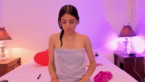 Snapshot of sofiarouge_ chatting on February 14, 2025, 8:26 pm Sofia  Help me reach 5K followers  online show from February 14, 2025, 8:26 pm