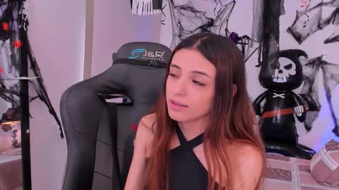 Snapshot of sofiarouge_ chatting on October 6, 2025, 8:28 pm Sofia  Help me reach 5K followers  online show from October 6, 2025, 8:28 pm