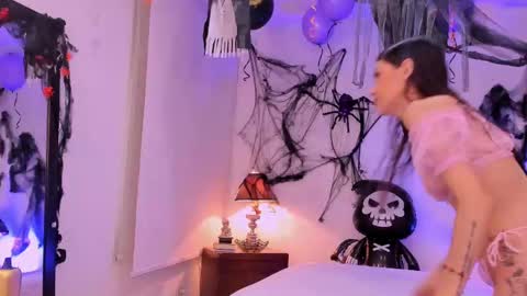Snapshot of sofiarouge_ chatting on October 9, 2025, 8:40 pm Sofia  Help me reach 5K followers  online show from October 9, 2025, 8:40 pm