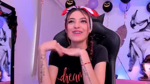 Snapshot of sofiarouge_ chatting on October 20, 2025, 8:09 pm Sofia  Help me reach 5K followers  online show from October 20, 2025, 8:09 pm